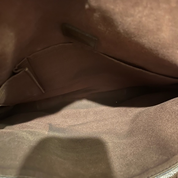 LOUIS VUITTON
Damier Ebene Brooklyn MM - Picture 4 of 12